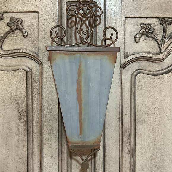 Door Bucket - Willow House - Picture 2 of 5